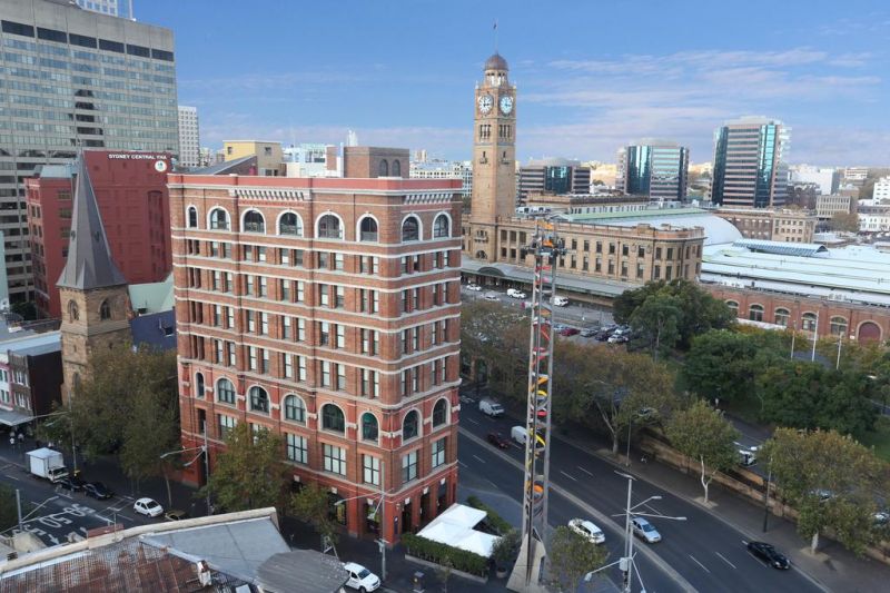 Wake Up Sydney Exterior