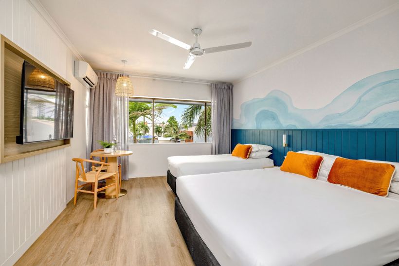 Mercure Cairns Twin Room Queen and Single min