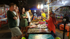 night markets kota kinabalu borneo2