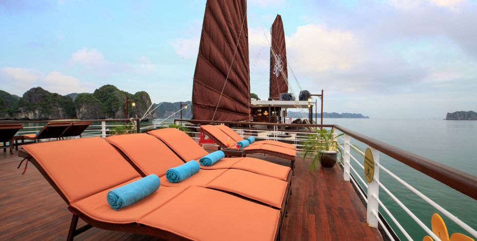 24 25 SEA Highlight Halong Bay Sundeck