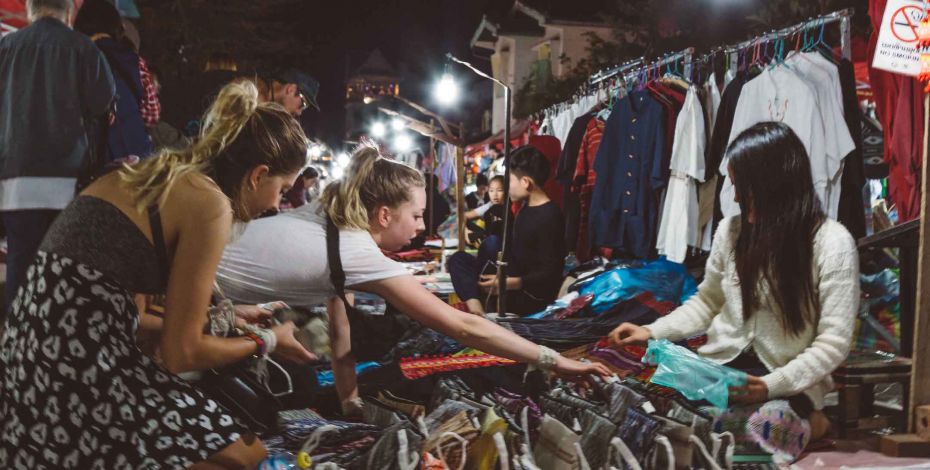24 25 SEA Highlight Laos Night Market