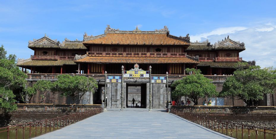 24 25 SEA Highlight Ngo Mon Gate