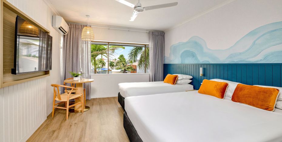 Mercure Cairns Twin Room Accommodation AU
