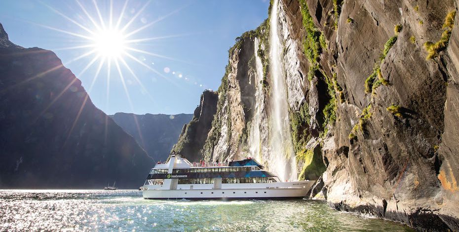 Milford Sound Cruise Cliffs