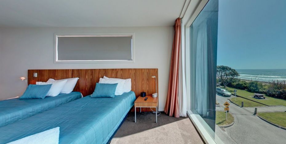 Stray NZ Accommodation Beachfront Hotel 2