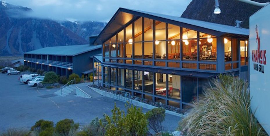 mt cook lodge mountain