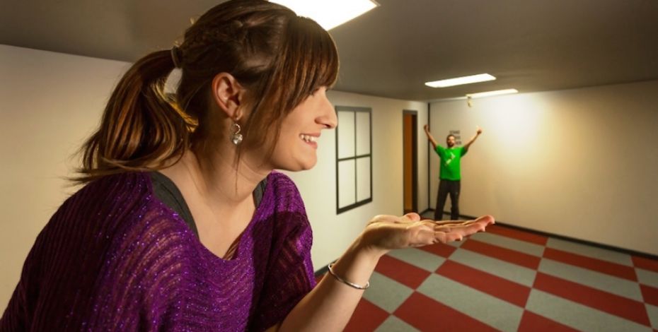 puzzling world Ames Room