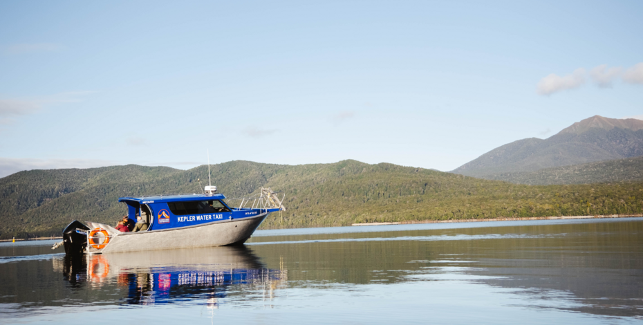 Water Taxi Brod Bay