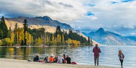 queenstown lake straynz thumb