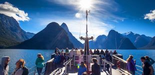 milford sound boat cruise straynz thumb