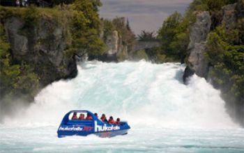 huka falls jet thumb