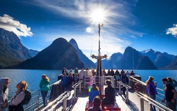 milford sound boat cruise straynz thumb